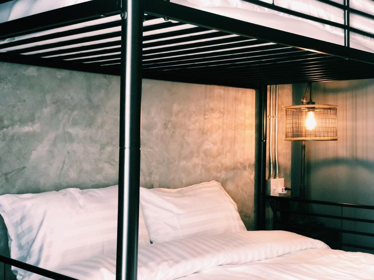 The Local Ari Hostel Μπανγκόκ Εξωτερικό φωτογραφία